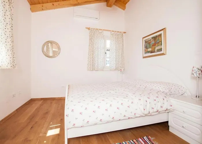 Nika Villa